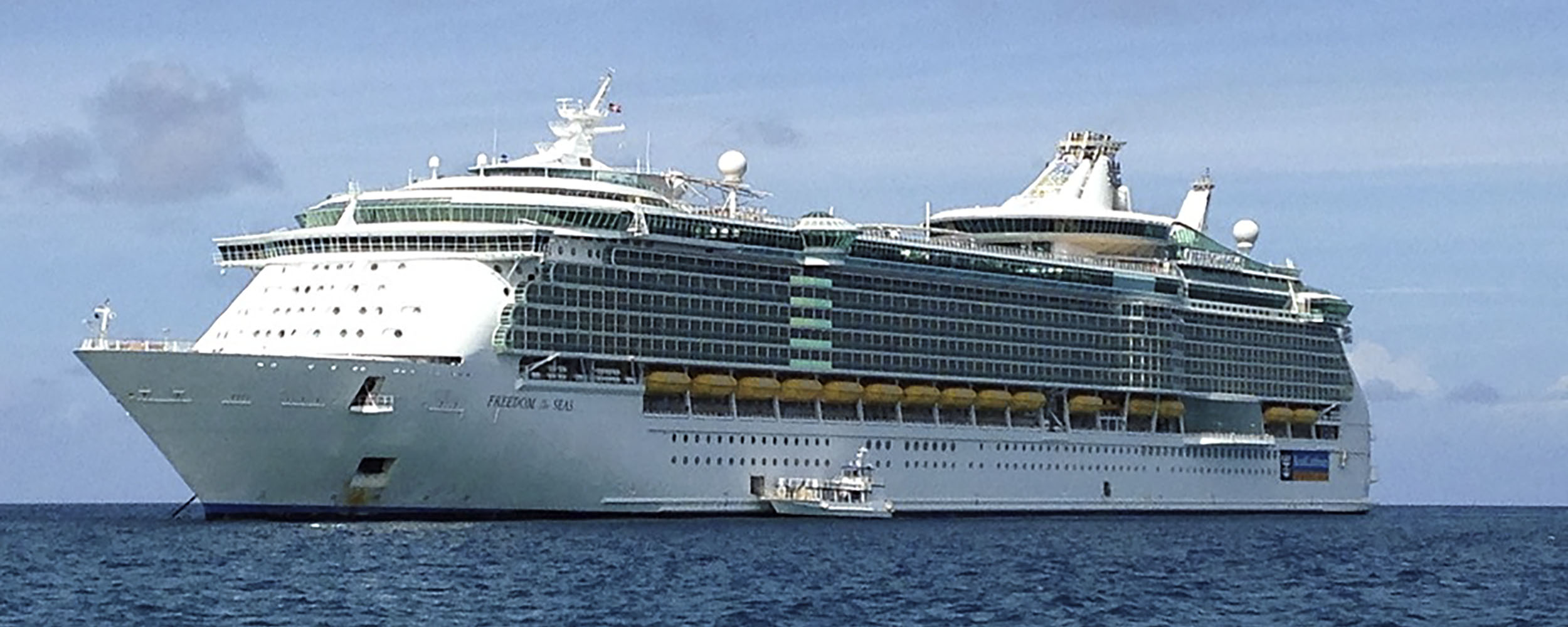 Freedom Of The Seas Cruise Ship - Irie Zayne Taxi and Tours Jamaica - www.iriezaynetaxiandtoursjamaica.com - www.iriezaynetaxiandtoursjamaica.net