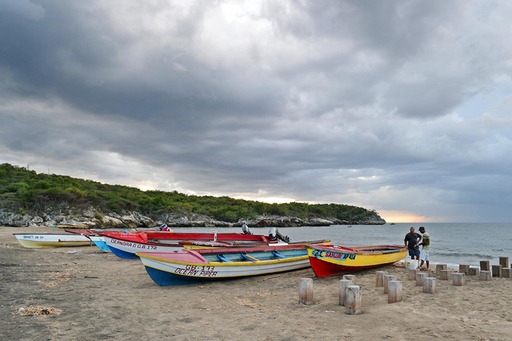 Treasure Beach - Irie Zayne Taxi and Tours Jamaica - www.iriezaynetaxiandtoursjamaica.com - www.IrieZayneTaxiAndToursJamaica.net
